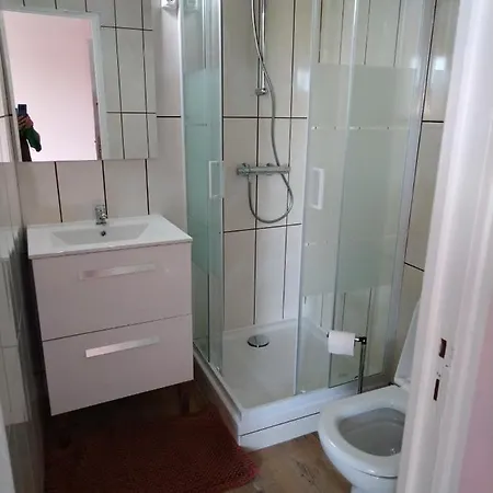 Les Chambrees Du Bac 3*